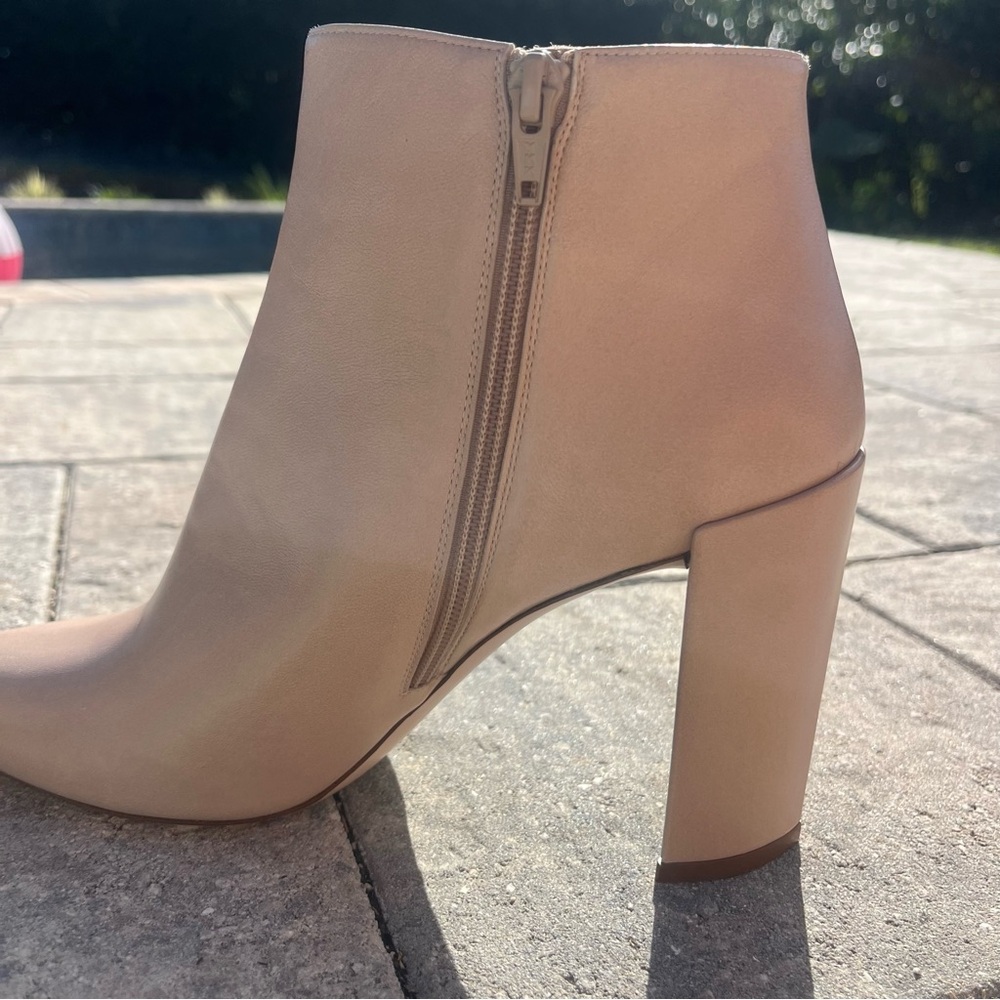 Stuart Weitzman Nude Heeled Boots size 10 - Picture 10 of 16